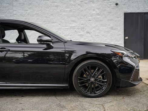 Used 2025 Toyota Camry SE w/ Multimedia Upgrade Package image 17