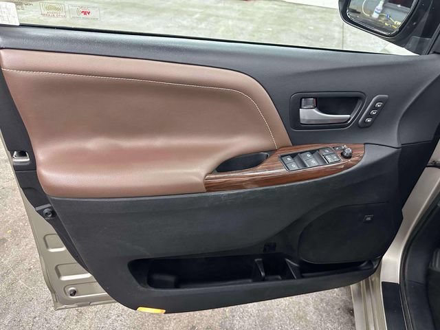 Used 2017 Toyota Sienna Limited Premium w/ Protection Package AWD/4WD image 27
