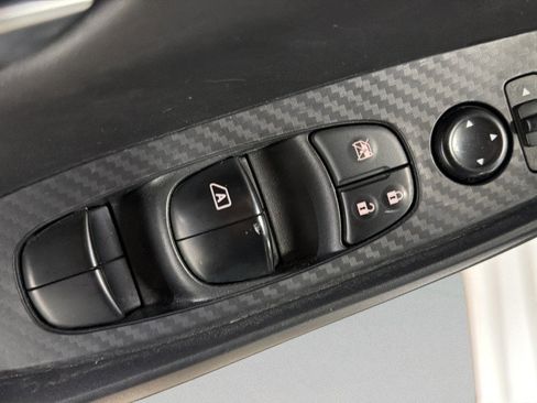 Used 2025 Nissan Sentra SV FWD image 15