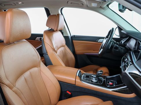 Used 2021 BMW X7 xDrive40i w/ Executive Package image 28