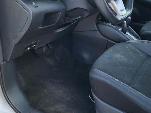 Used 2019 Nissan Kicks SV image 30