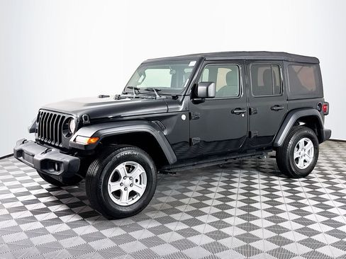 Used 2021 Jeep Wrangler Unlimited Sport image 4