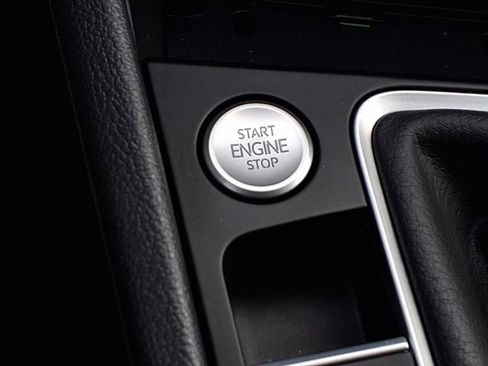 Used 2026 Volkswagen Jetta SE FWD image 15