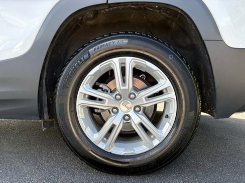 Certified 2022 GMC Terrain SLE w/ Driver Convenience Package image 15