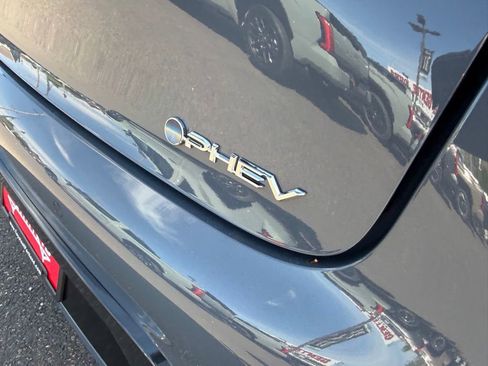 New 2026 Toyota Prius Plug-In Hybrid image 9