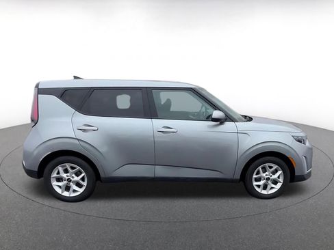 Used 2025 Kia Soul LX w/ LX Technology Package image 16