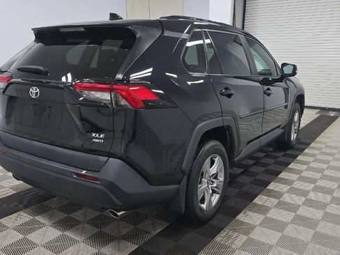 Used 2022 Toyota RAV4 XLE AWD/4WD image 3