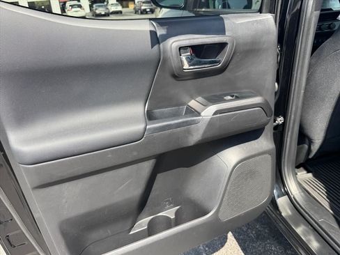 Used 2023 Toyota Tacoma TRD Off-Road AWD/4WD image 17