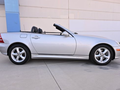 Used 2002 Mercedes-Benz SLK 320 image 11