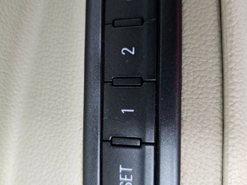 Used 2015 GMC Yukon XL Denali w/ Touring Package RWD image 33