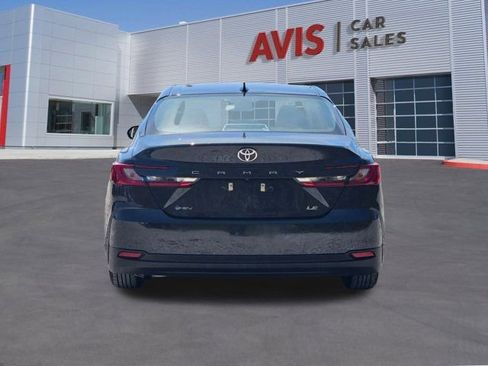 Used 2025 Toyota Camry LE image 7