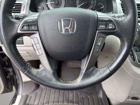 Used 2014 Honda Odyssey Touring Elite image 16
