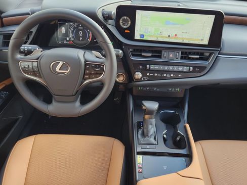 Certified 2025 Lexus ES 350 w/ Premium Package FWD image 27
