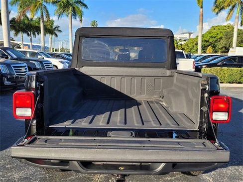 Used 2020 Jeep Gladiator Sport w/ Quick Order Package 23S AWD/4WD image 6
