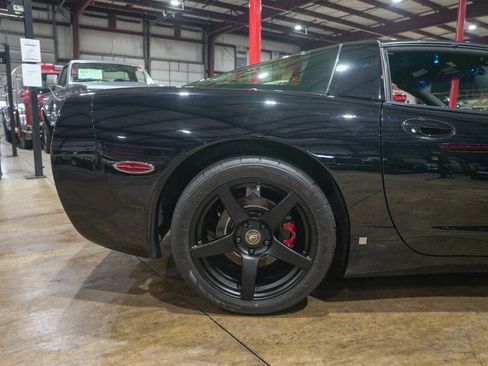 Used 1999 Chevrolet Corvette Coupe w/ Memory Pkg image 9