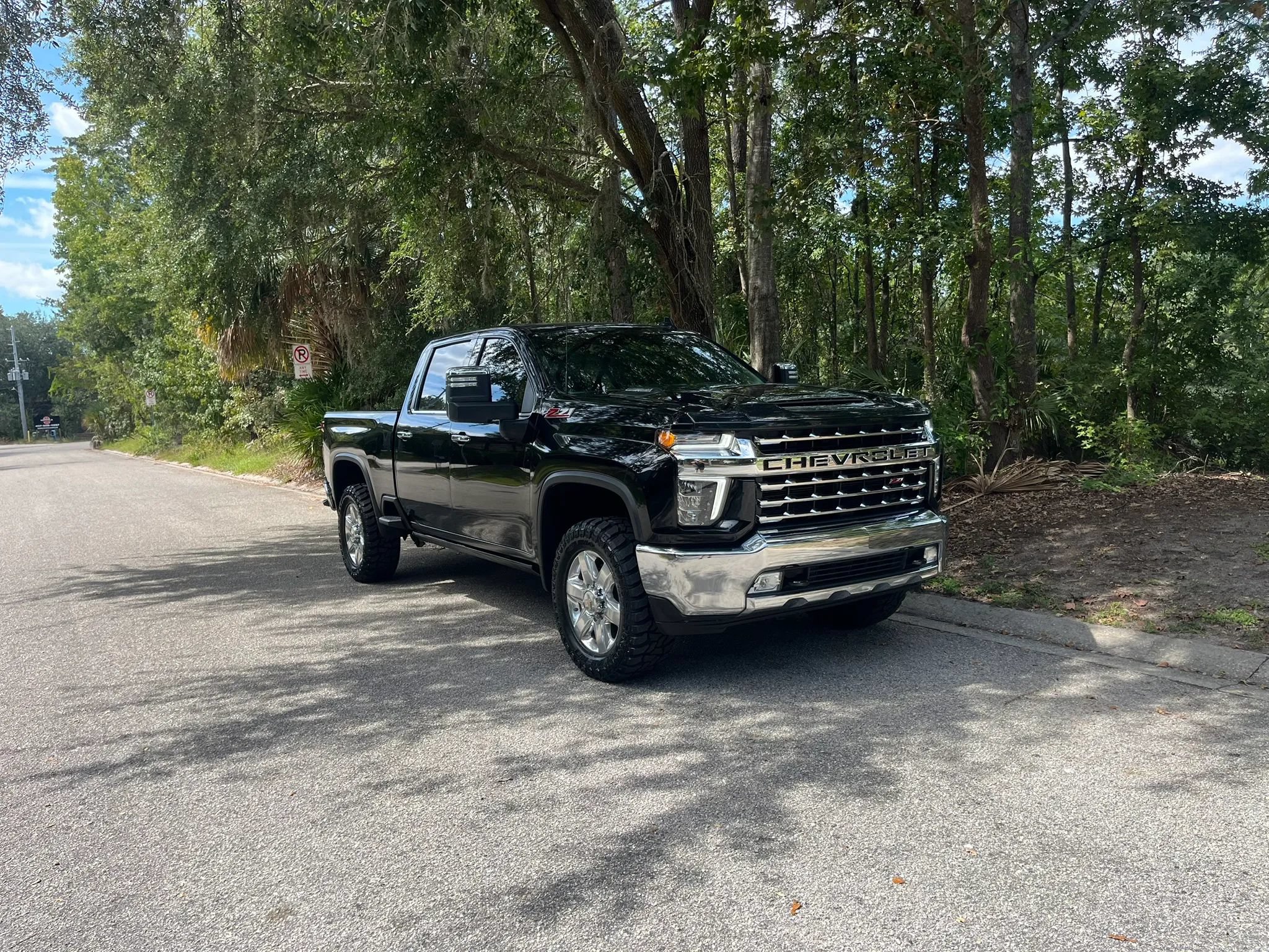 Used 2021 Chevrolet Silverado 2500 LTZ AWD/4WD image 3