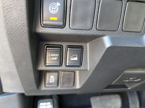 Used 2025 Nissan Frontier SV image 10