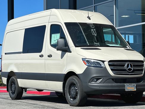 New 2024 Mercedes-Benz Sprinter 2500 image 9