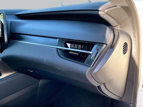 Used 2026 Lexus RX 350 Premium w/ Accessory Package (2T) FWD image 17