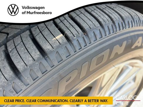 Used 2017 Ford Edge Titanium w/ Equipment Group 301A AWD/4WD image 9