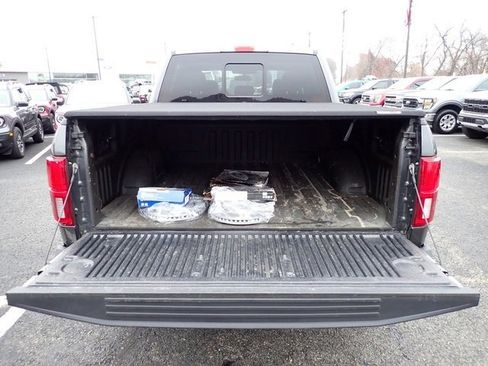 Used 2018 Ford F150 Lariat w/ Equipment Group 502A Luxury image 8