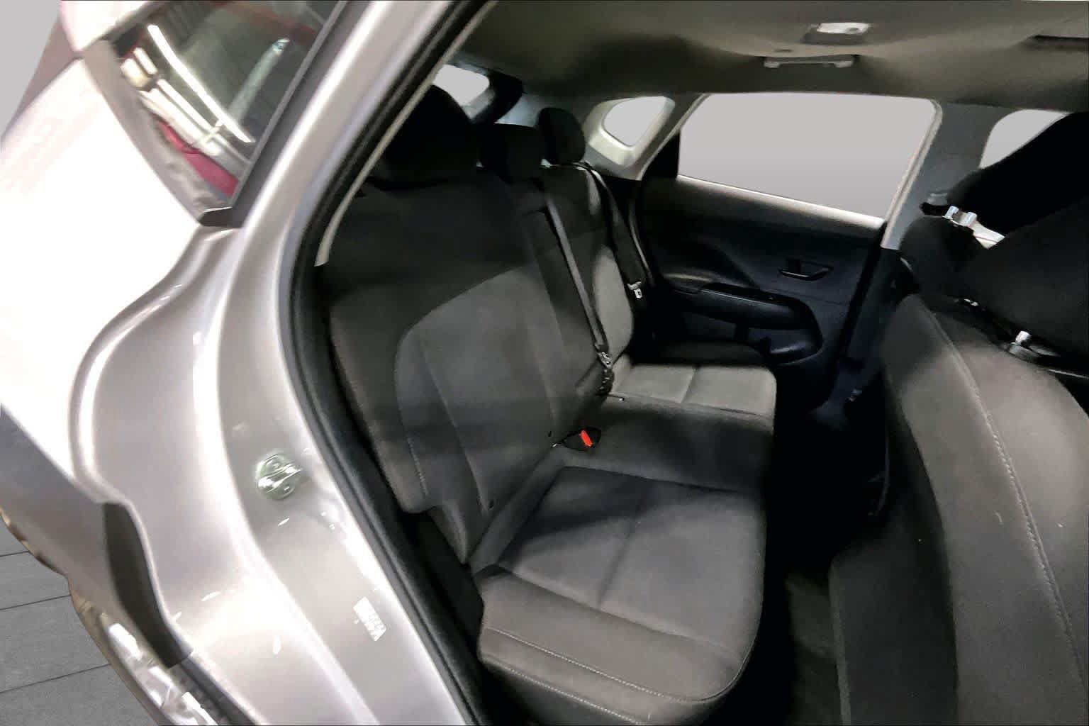 Used 2024 Hyundai Kona SE FWD image 21