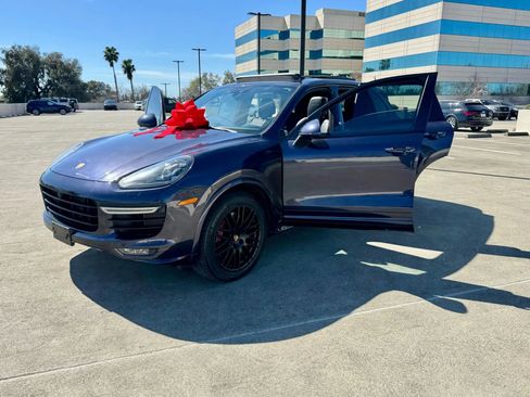 Used 2018 Porsche Cayenne GTS w/ Premium Package Plus AWD/4WD image 34