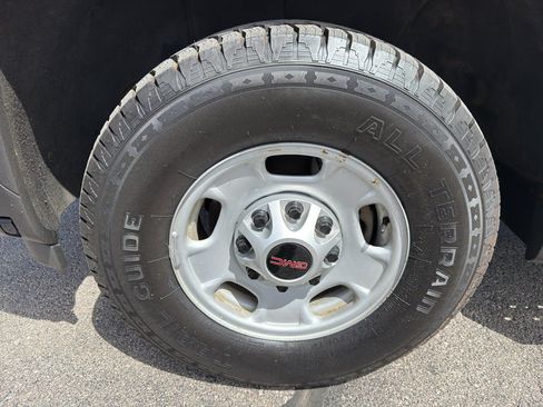 Used 2024 GMC Sierra 2500 Pro AWD/4WD image 9