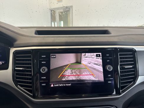 Used 2022 Volkswagen Atlas Cross Sport SEL R-Line image 23