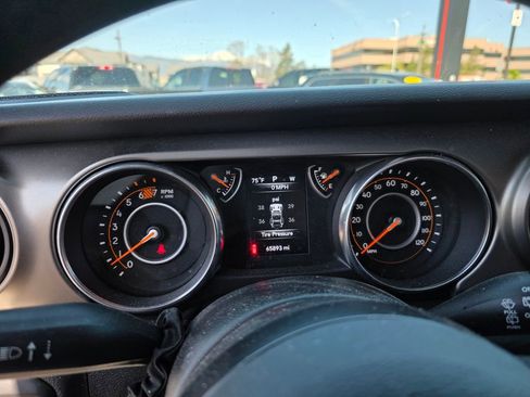 Used 2018 Jeep Wrangler Unlimited Sport AWD/4WD image 21