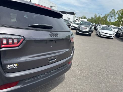 Used 2018 Jeep Compass Latitude w/ Popular Equipment Group image 28