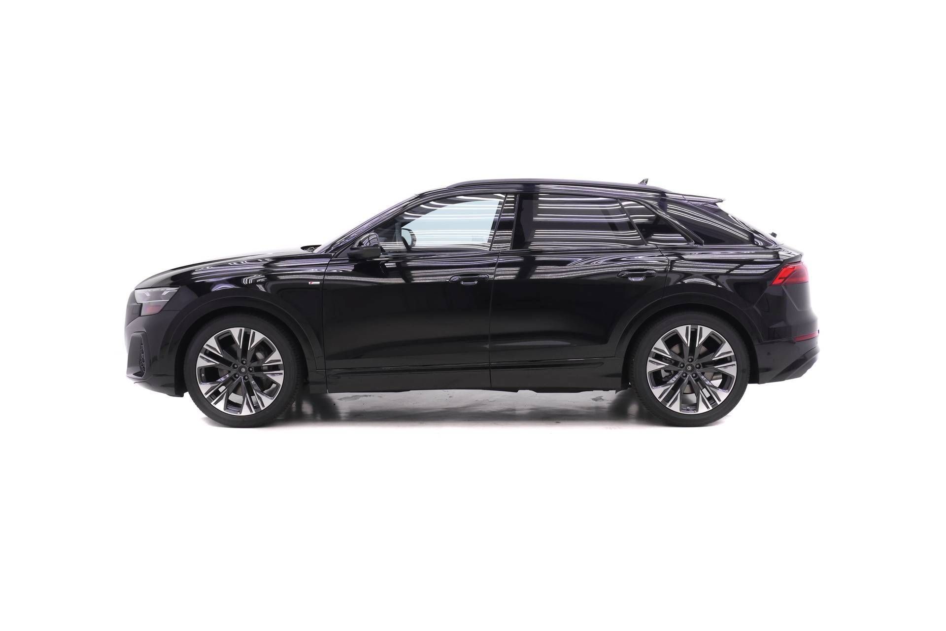 Used 2026 Audi Q8 Premium Plus AWD/4WD image 3