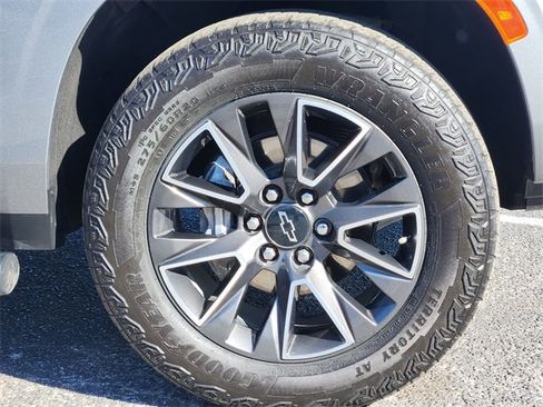 Used 2023 Chevrolet Tahoe Z71 w/ Off-Road Capability Package image 8