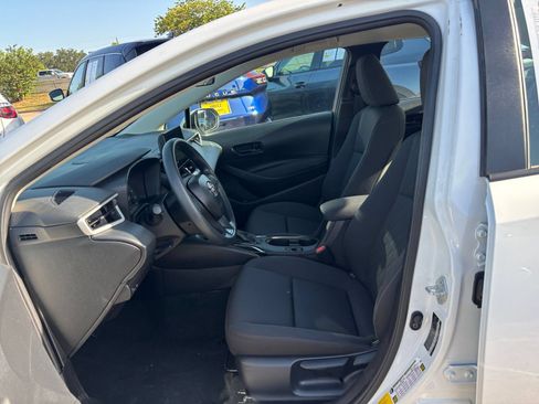Used 2025 Toyota Corolla LE FWD image 20