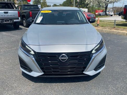 Used 2024 Nissan Altima 2.5 SV FWD image 19