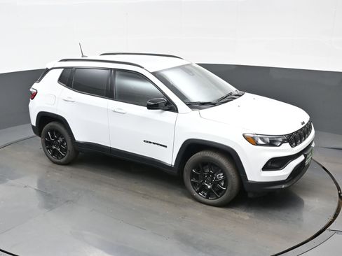 New 2026 Jeep Compass Latitude AWD/4WD image 24