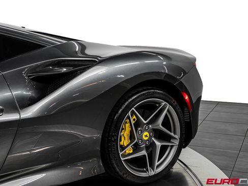 Used 2021 Ferrari F8 Tributo RWD image 17