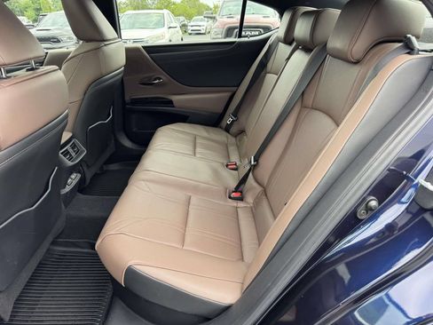 Used 2025 Lexus ES 300h w/ Technology Package FWD image 15