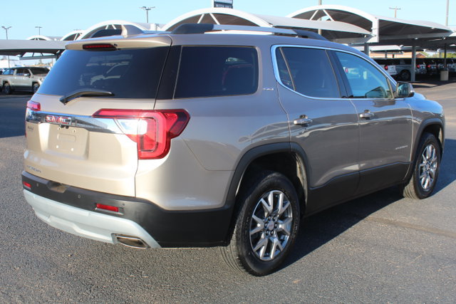 Used 2022 GMC Acadia SLT w/ Preferred Package FWD image 3