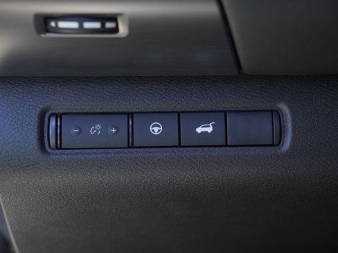 New 2026 Nissan Pathfinder SL image 10