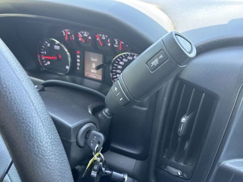 Used 2018 Chevrolet Silverado 1500 Custom w/ Custom Value Package RWD image 22