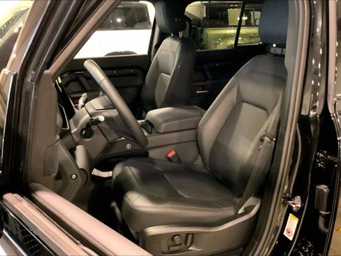 Certified 2025 Land Rover Defender 110 X-Dynamic SE AWD/4WD image 7
