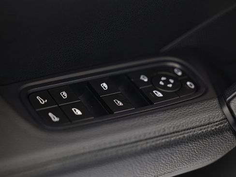 Certified 2024 Porsche Cayenne image 20