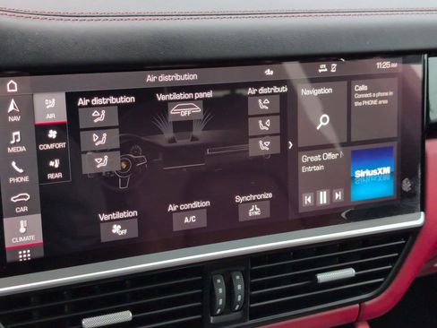 Used 2021 Porsche Cayenne image 13