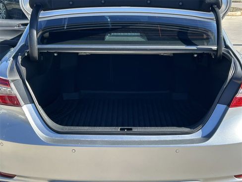 Used 2018 Toyota Camry XSE image 13