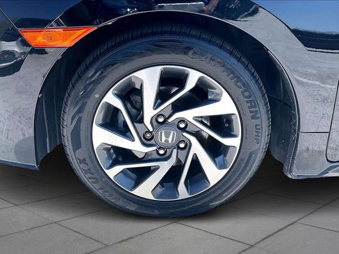 Used 2017 Honda Civic EX image 10