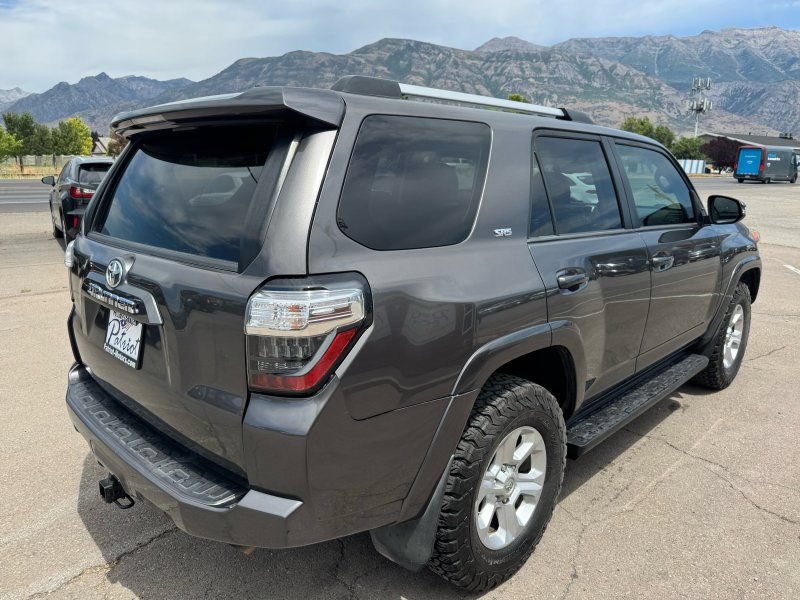 Used 2019 Toyota 4Runner SR5 Premium AWD/4WD image 5