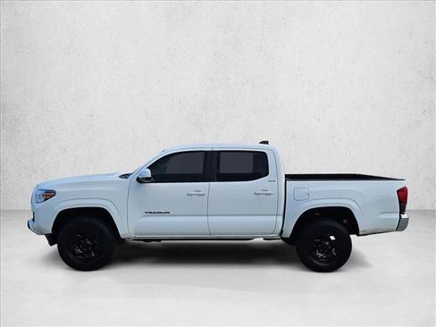 Used 2022 Toyota Tacoma SR5 RWD image 9