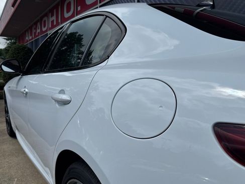 Used 2023 Alfa Romeo Giulia Veloce AWD/4WD image 13