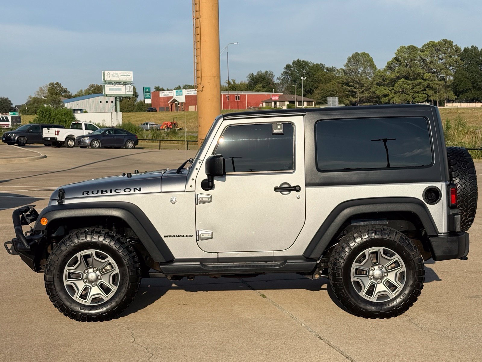 Used 2017 Jeep Wrangler Rubicon w/ Power Convenience Group AWD/4WD image 8